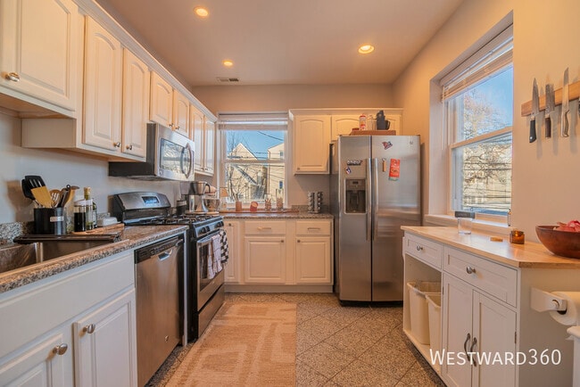 Building Photo - 2209 N Drake-1