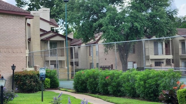 Building Photo - 2120 El Paseo St