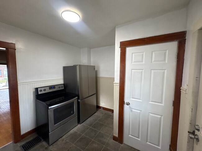 Building Photo - 2026 King Ave