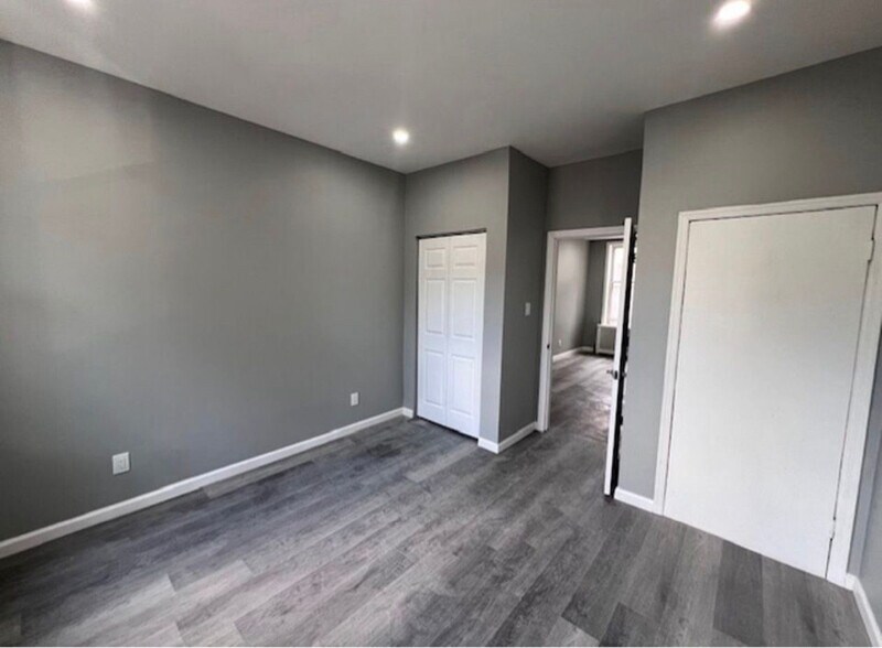 Building Photo - 2448 86th St