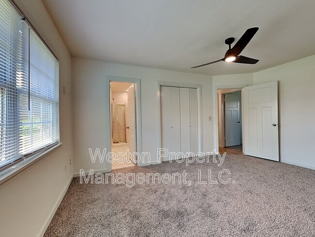 Building Photo - 8708 Cord Ave