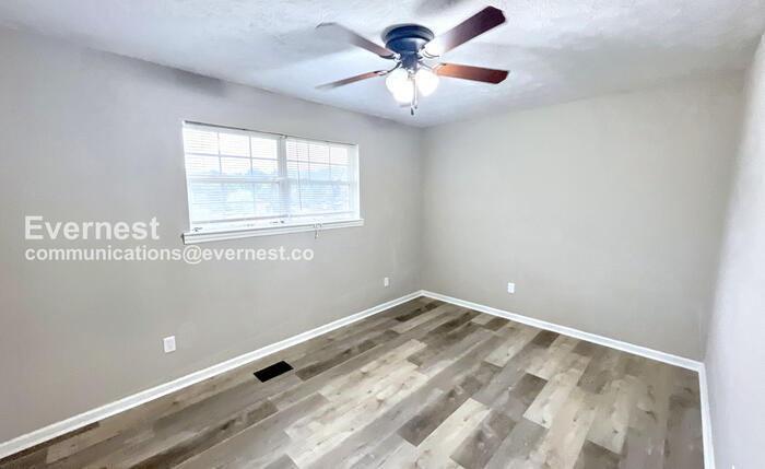 Building Photo - 57 Clara Dr