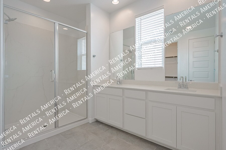 Building Photo - 11985 Calle de Pompas W