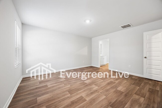 Building Photo - 1707 King Oaks Lp