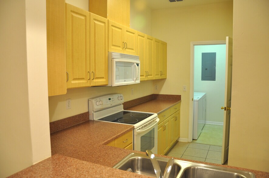 Building Photo - 358 SW 145th Dr
