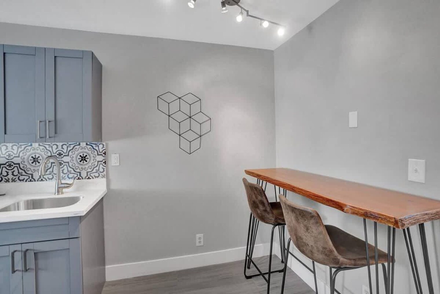 Building Photo - 50 Davie Blvd