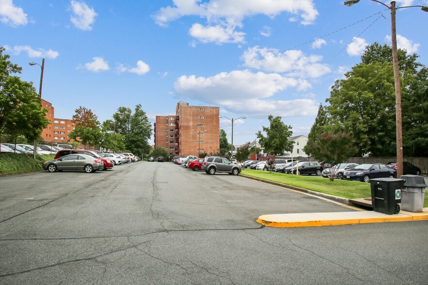 Building Photo - 1830 Columbia Pike