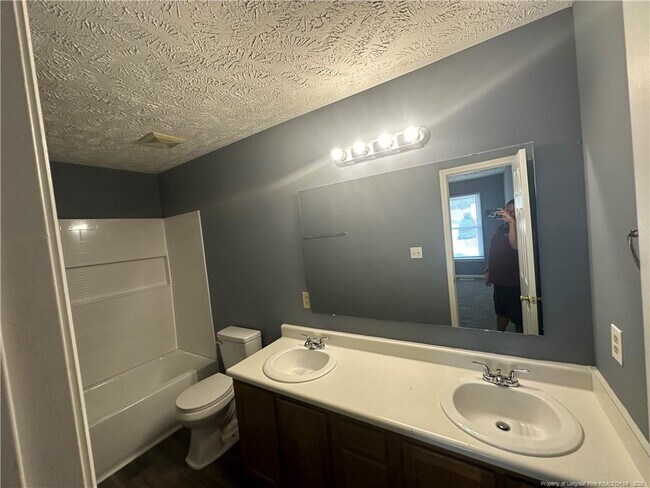 Building Photo - 3545 Chaucer Dr