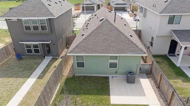 Building Photo - 352 Witchhazel Way
