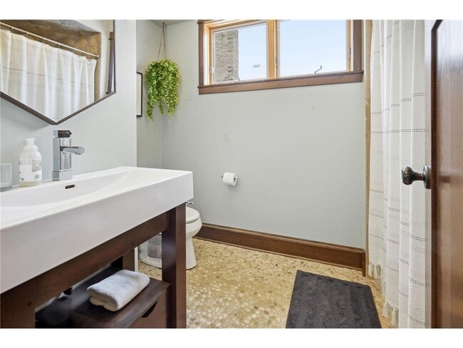 Building Photo - 241 Russell Ave S