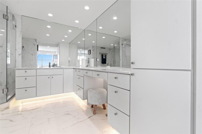 Building Photo - 121 Golden Isles Dr