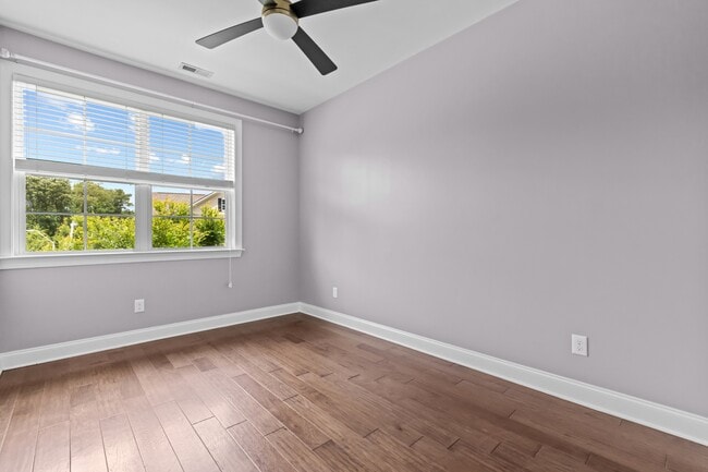 Building Photo - 3102 Rushworth Dr