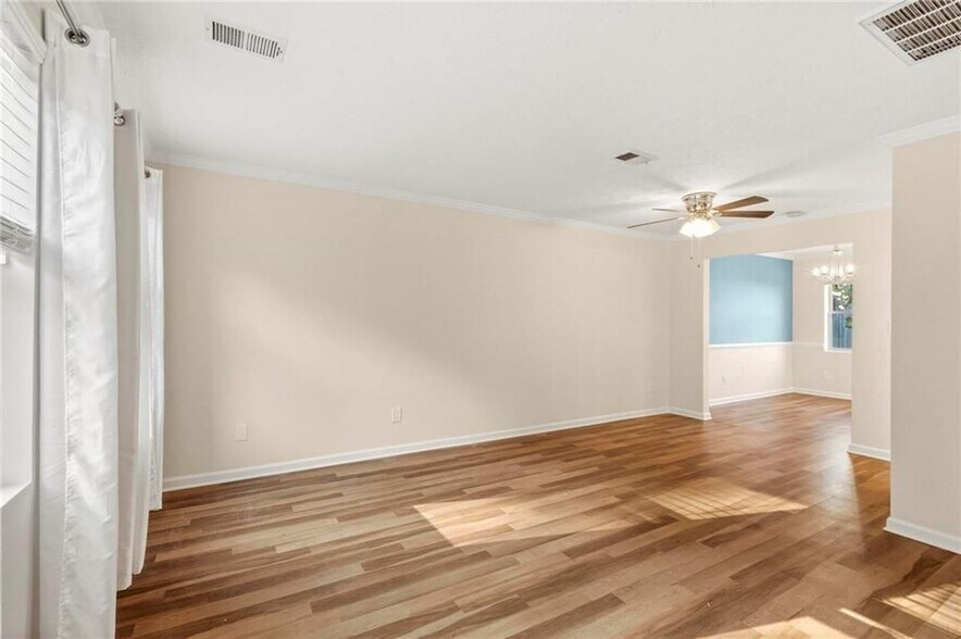 Building Photo - 245 Winding River Dr