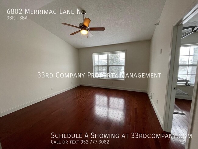 Building Photo - Beautifully Remodeled Maple Grove Townhome!