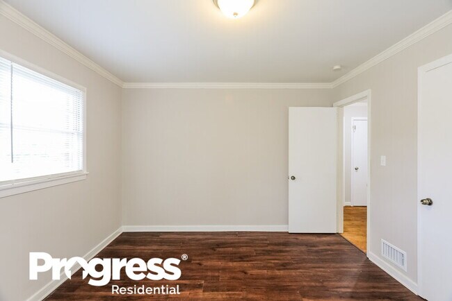 Building Photo - 1201 Monterey Dr