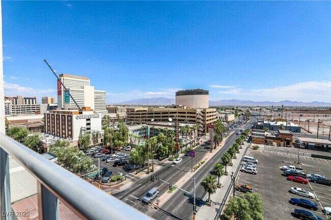 Building Photo - 150 S Las Vegas Blvd