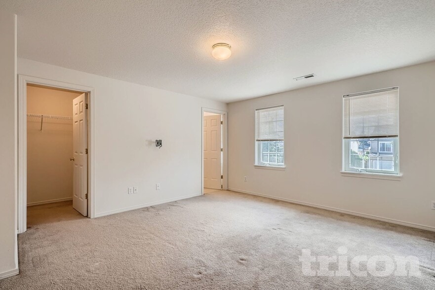 Building Photo - 6509 NE 139th Ct