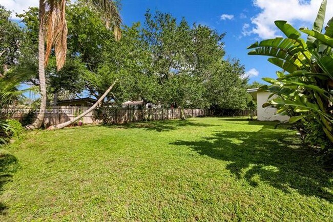 Building Photo - 13720 SW 74th Ct