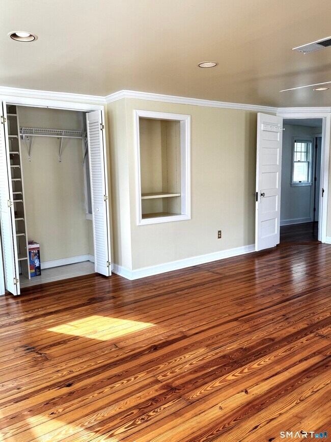 Building Photo - 22 Hillside Ave