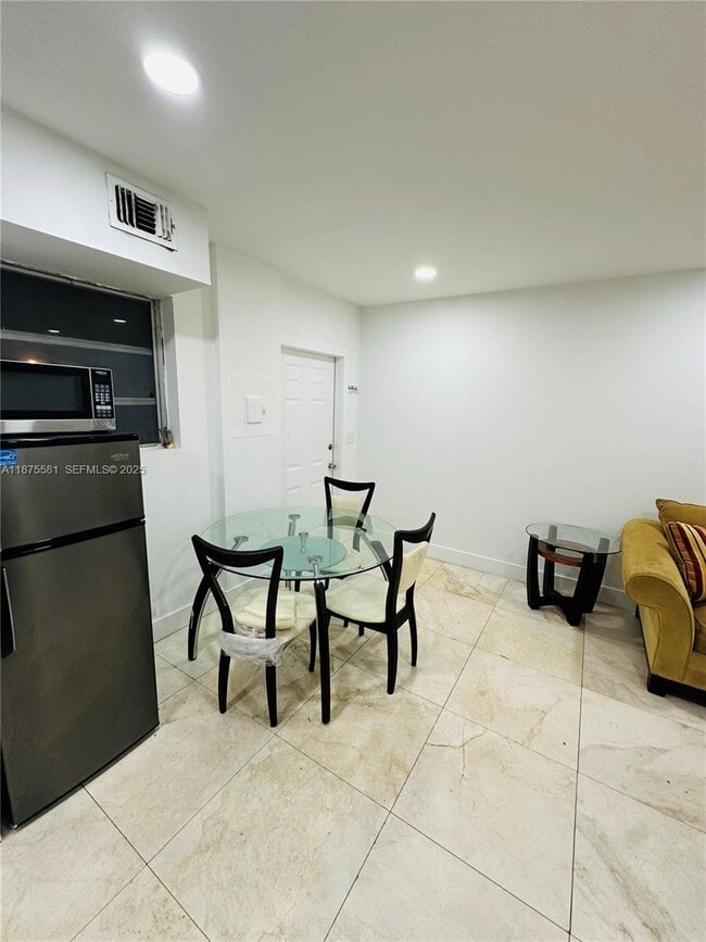 Building Photo - 1723 Jackson St