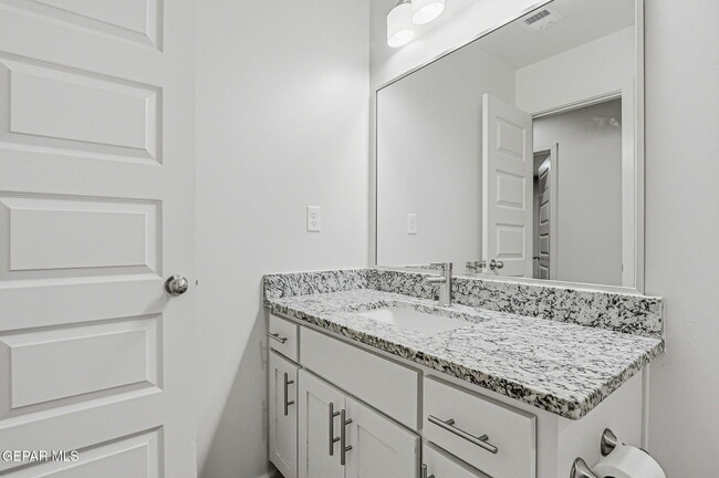 Building Photo - 15252 Apex Ct