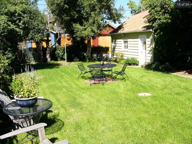 Building Photo - 2585 S Logan St