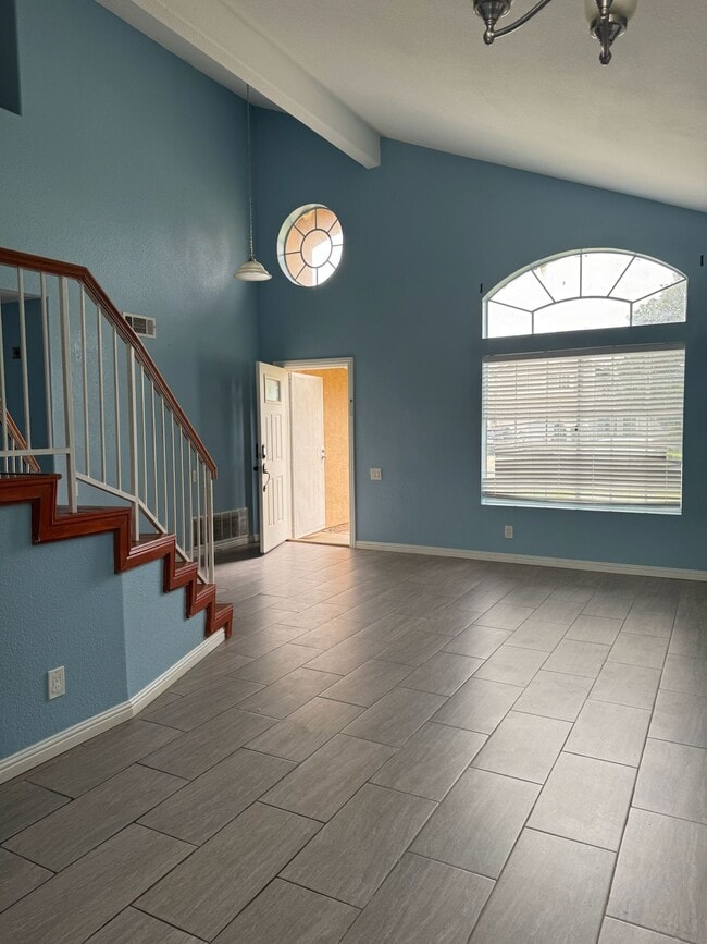 Building Photo - 5543 N Magnolia Dr