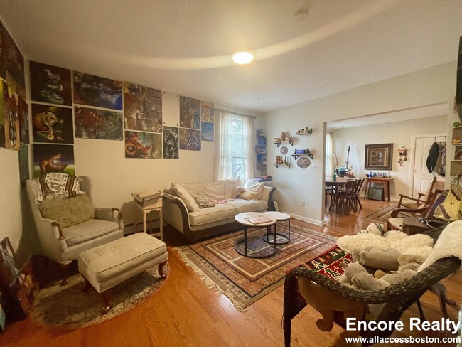 Building Photo - 75 Putnam St