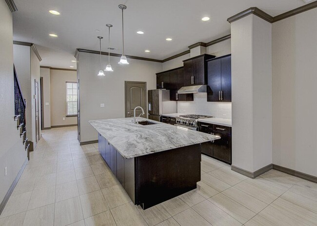 Building Photo - 11825 Terraza Cir