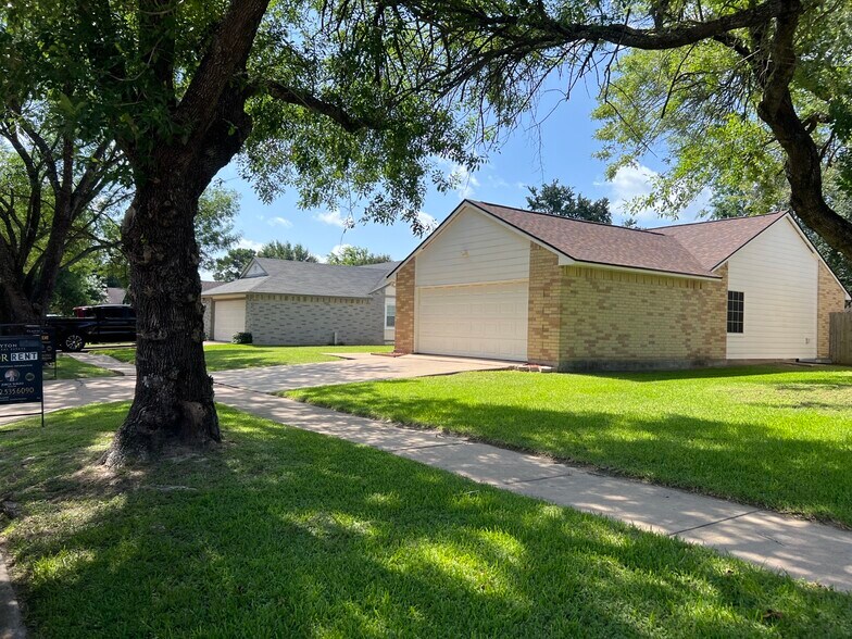Building Photo - 17515 Wild Willow Ln