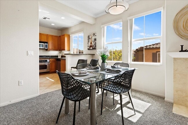 Building Photo - $3,456 - 2 Bed / 2 Bath Stunning Corner Un...
