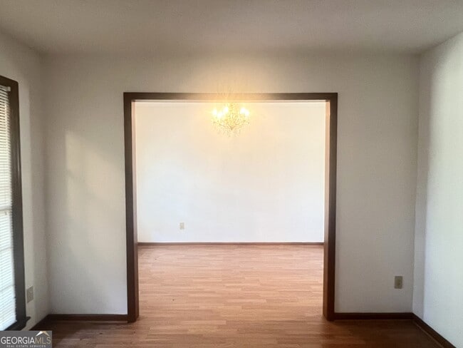 Building Photo - 551 Racetrack Rd