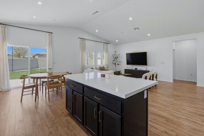 Building Photo - 83110 Raven Ln