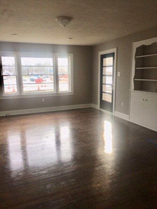 Building Photo - *605 MEADOWLAWN AV*-BG CITY SCHOOLS- $1595...