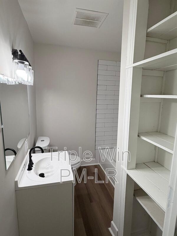 Building Photo - 8010 Westwood Ave