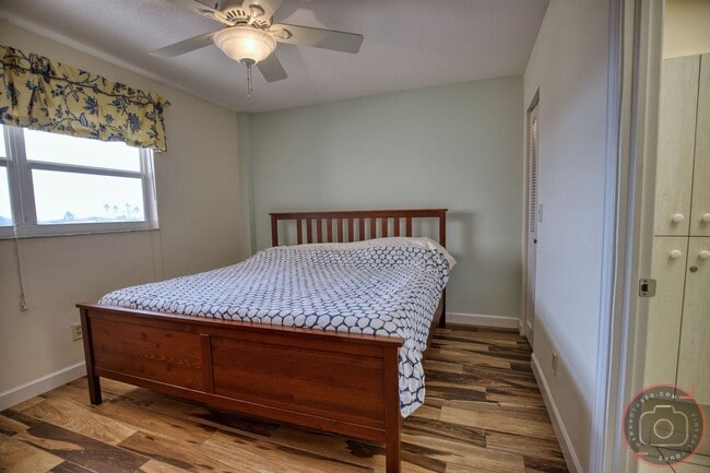 Building Photo - Seasonal Short-Term Furnished Condo availa...