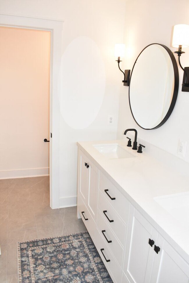 Building Photo - 9604 Blue Ash Aly