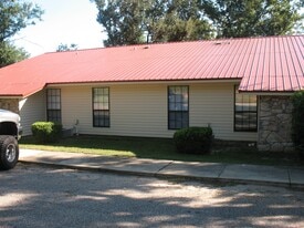 Building Photo - 650 Dye St
