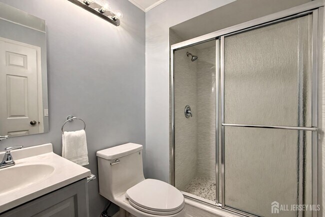 Building Photo - 6 Allison Dr