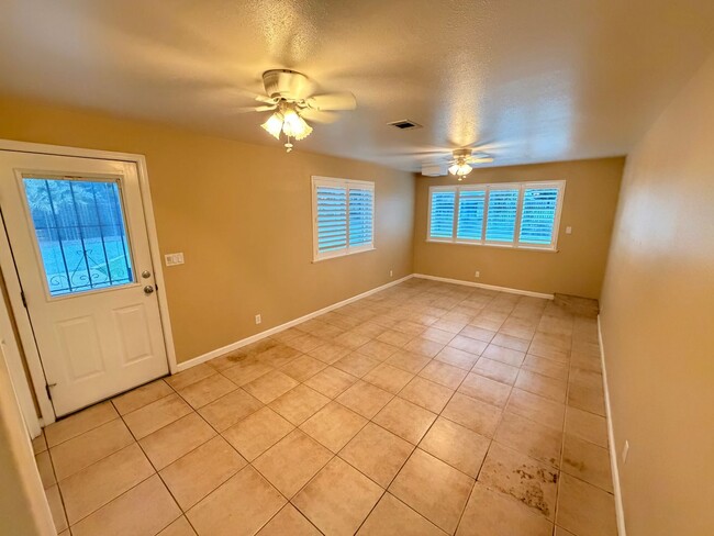 Building Photo - 3 Bed 1 Bath on a quiet country road