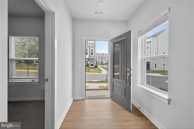 Building Photo - 1601 Grove Chestnut Rd