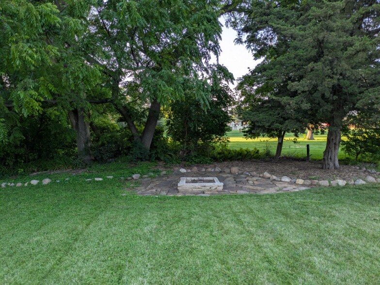 Building Photo - 4415 Amick Ave