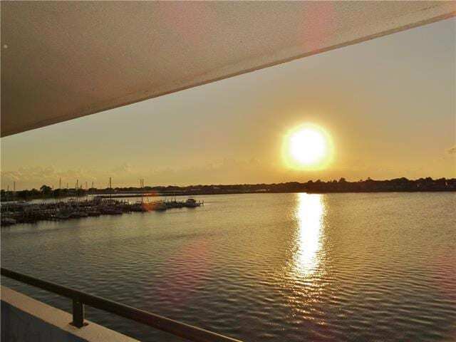 Building Photo - 1580 Harbor Dr