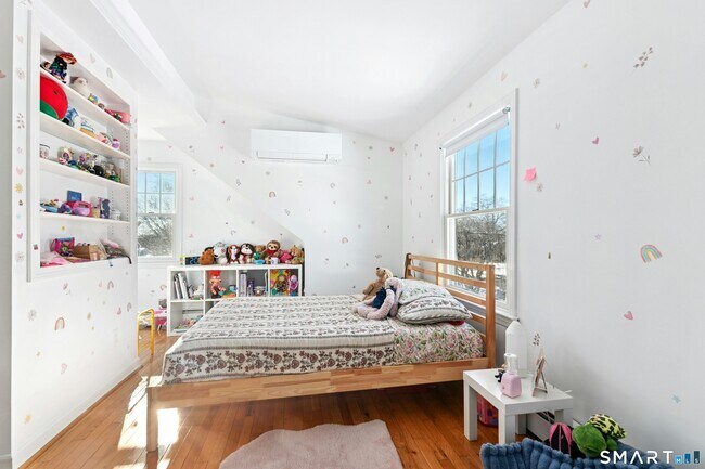 Building Photo - 201 Judd St