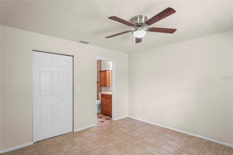 Building Photo - 4932 Hi Vista Cir