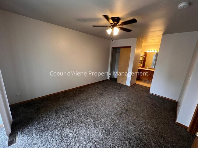 Building Photo - Updated 3 bed house in Davis Park