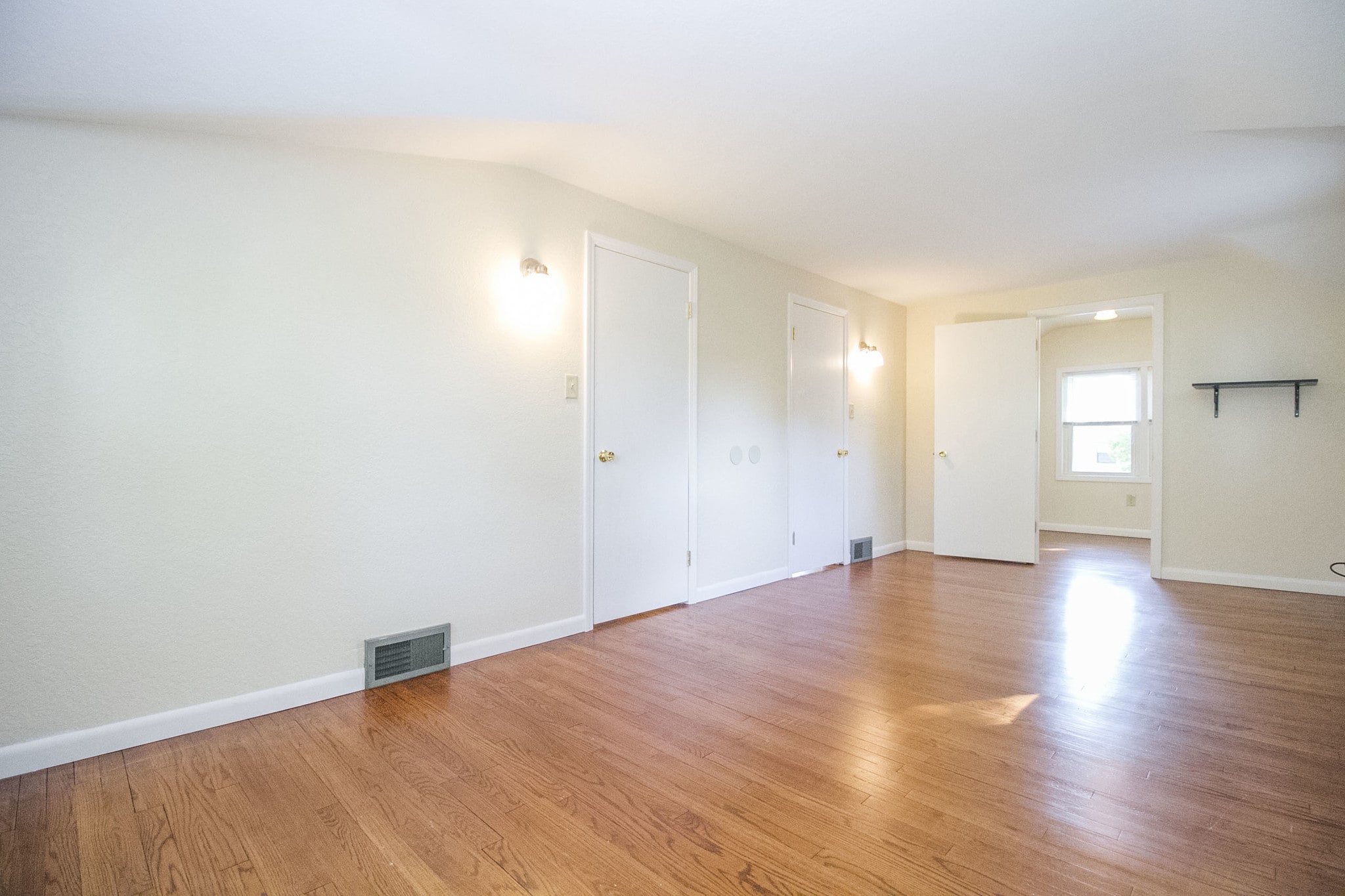 Building Photo - 2943 Escott Ave