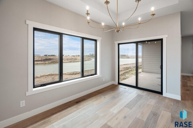 Building Photo - 1137 N Thompson Ave