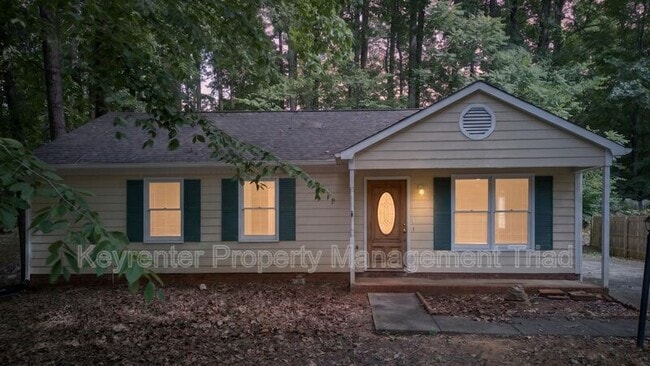 Building Photo - 151 Laura Ave
