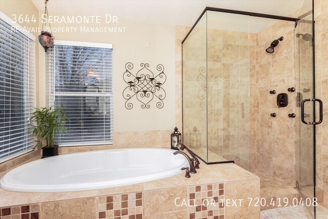 Building Photo - 3644 Seramonte Dr